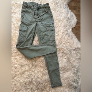 American Eagle Army Green Cargo Super Stretch Pants. Size 4